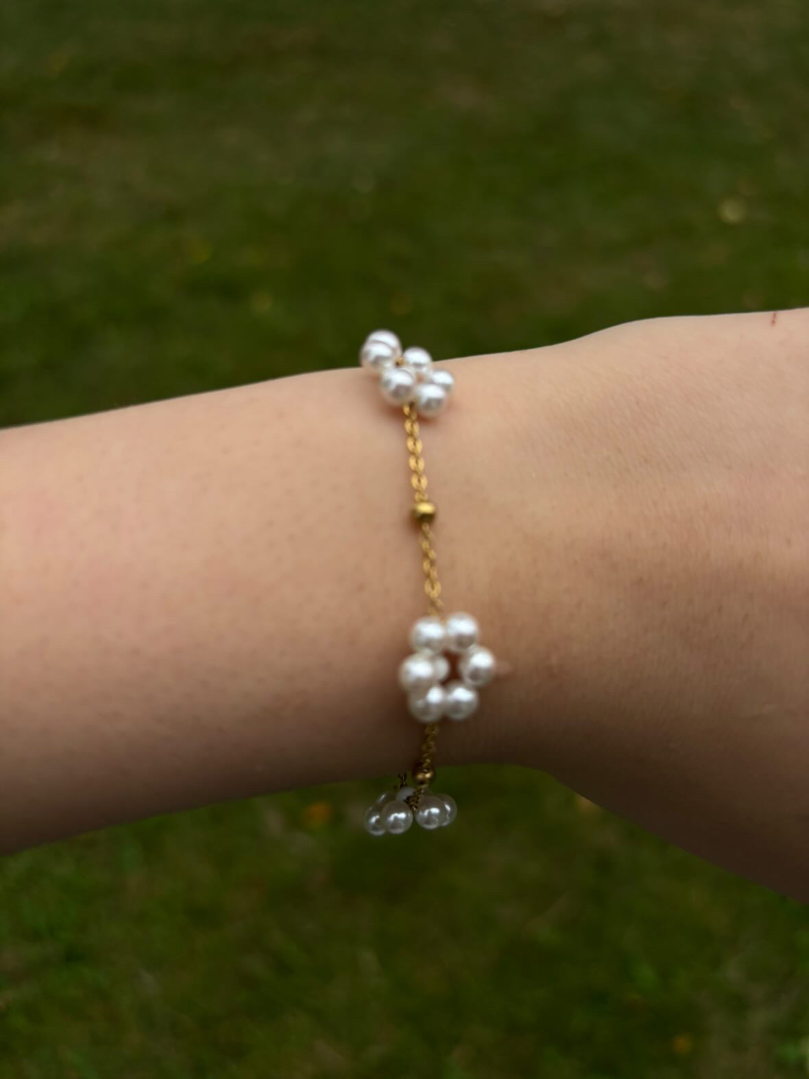 Flower White Bracelet
