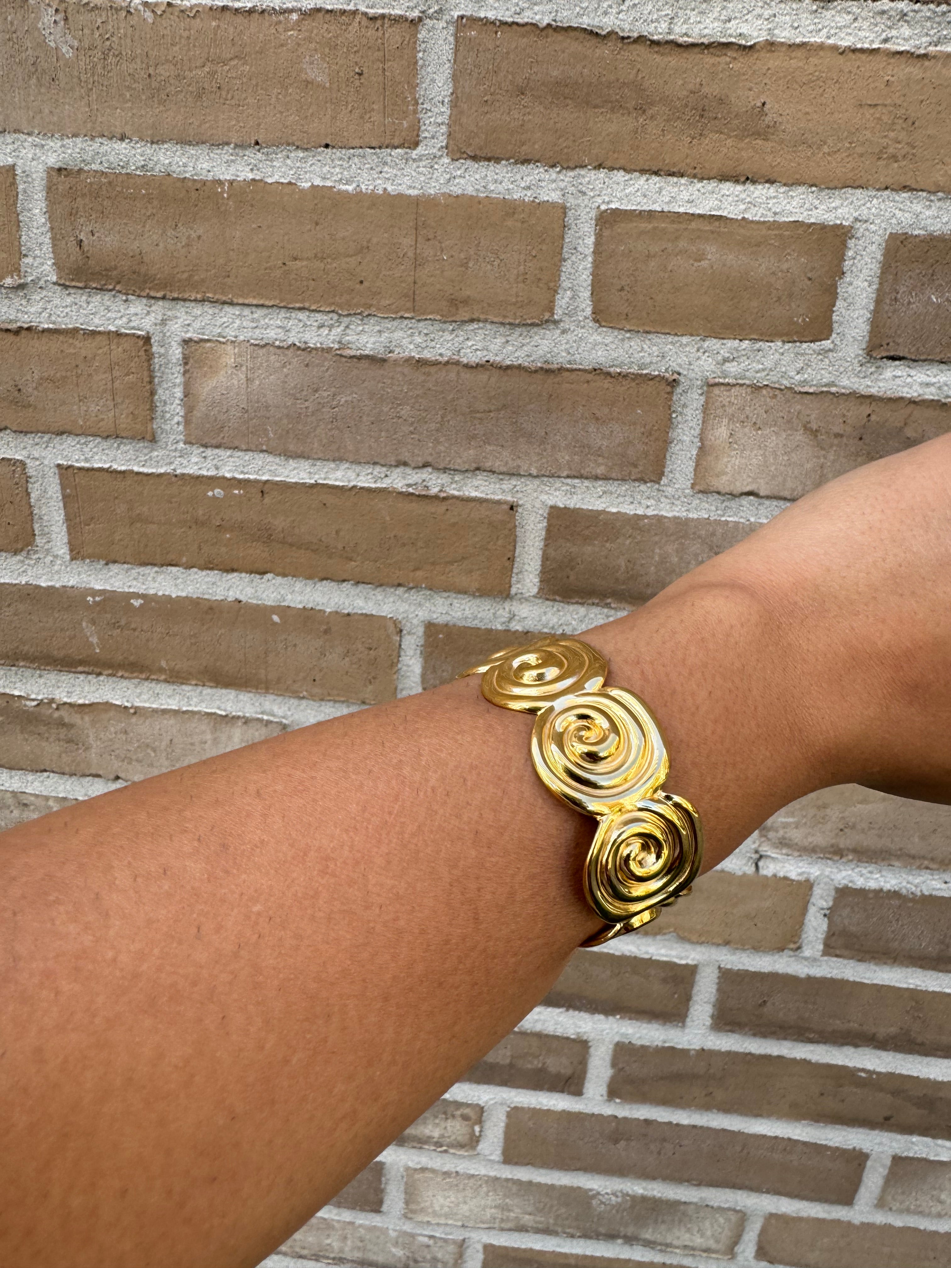 Circle Golden Bangle