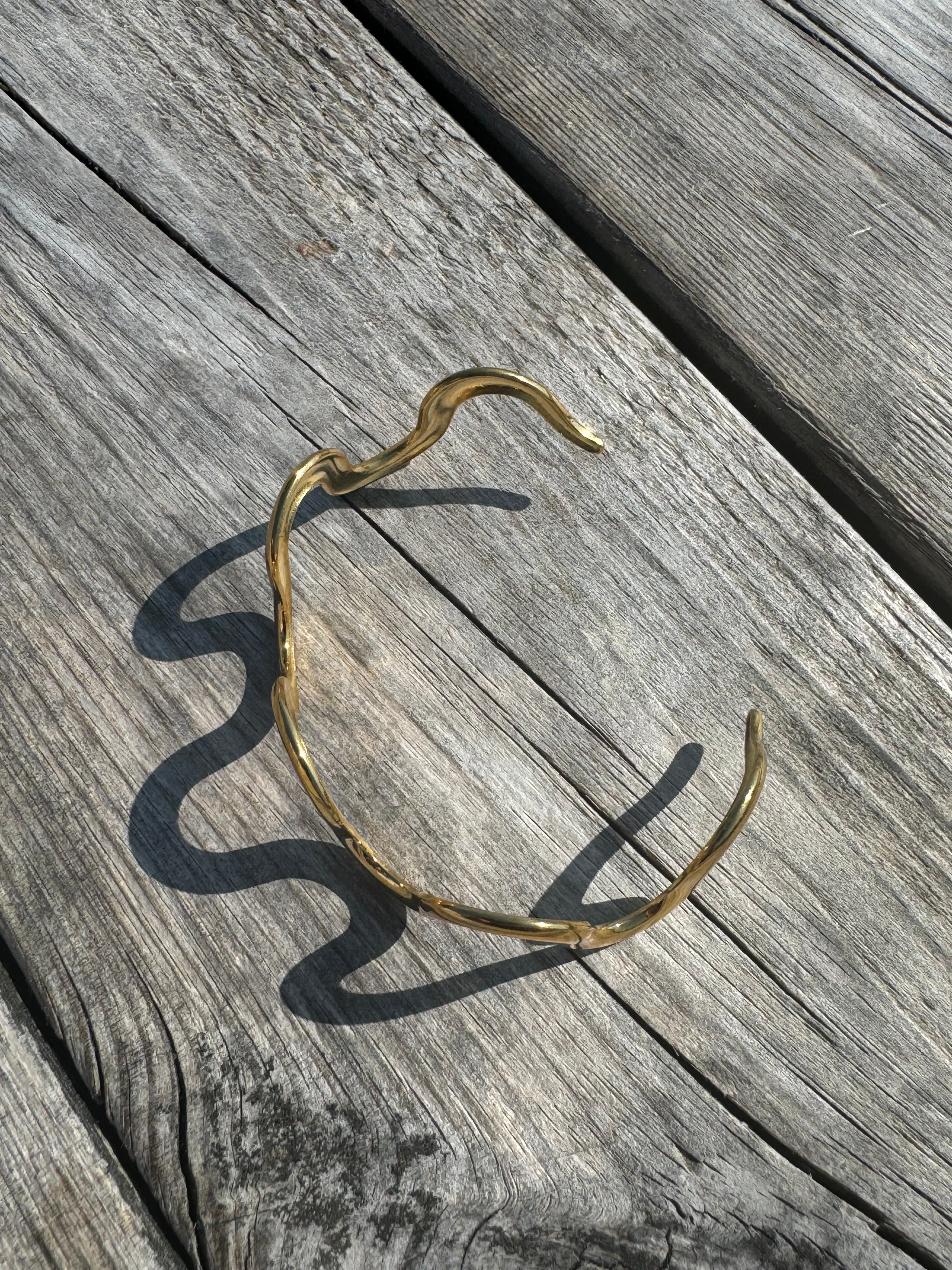 Wave Golden Bracelet
