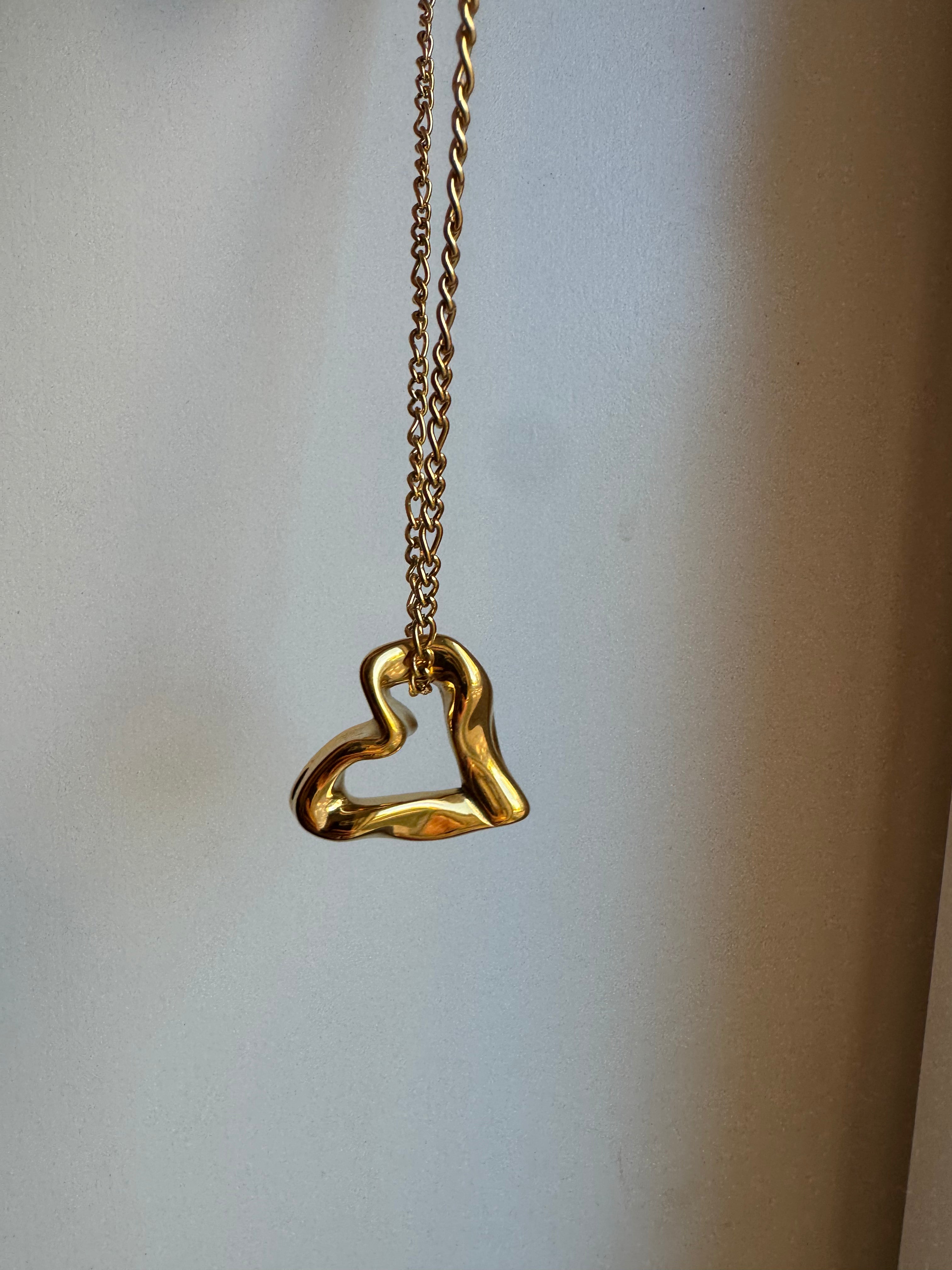 Curled Heart Necklace