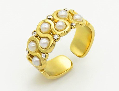 Moon Pearl Ring