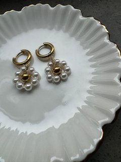 Flower White Earrings